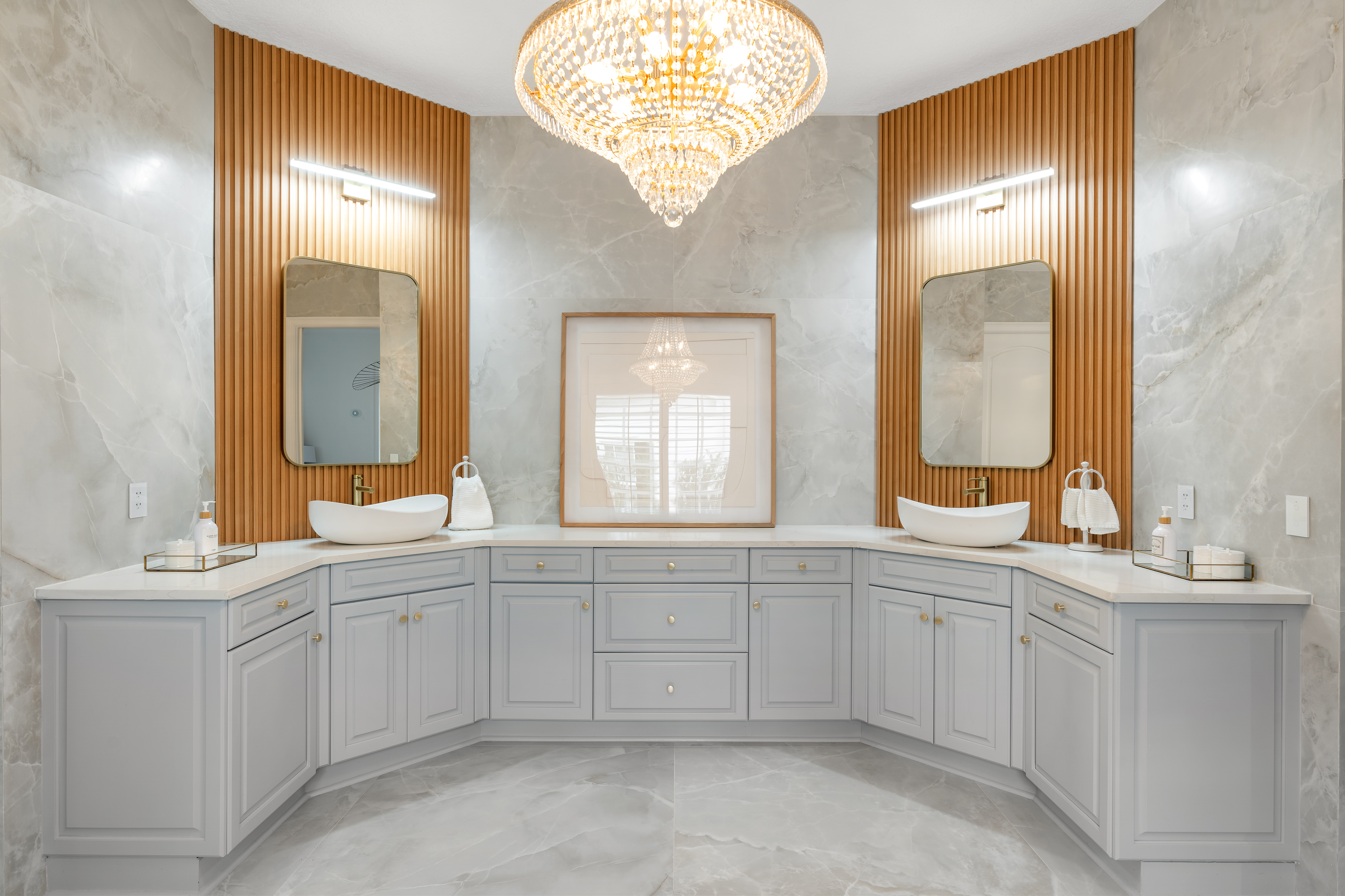 Lavabi del bagno matrimoniale di Casa Chiara